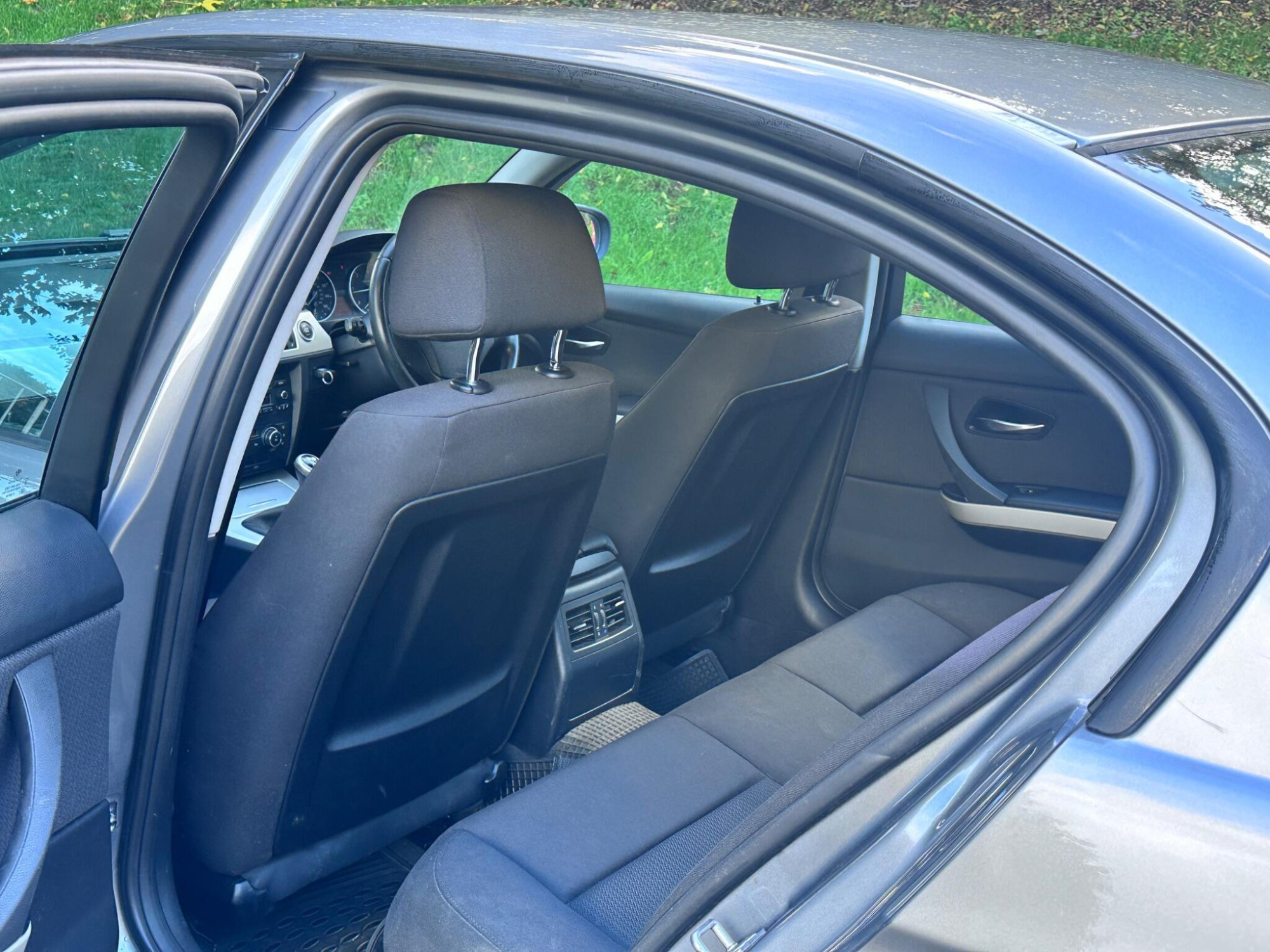 2011 BMW 3 Series image 19