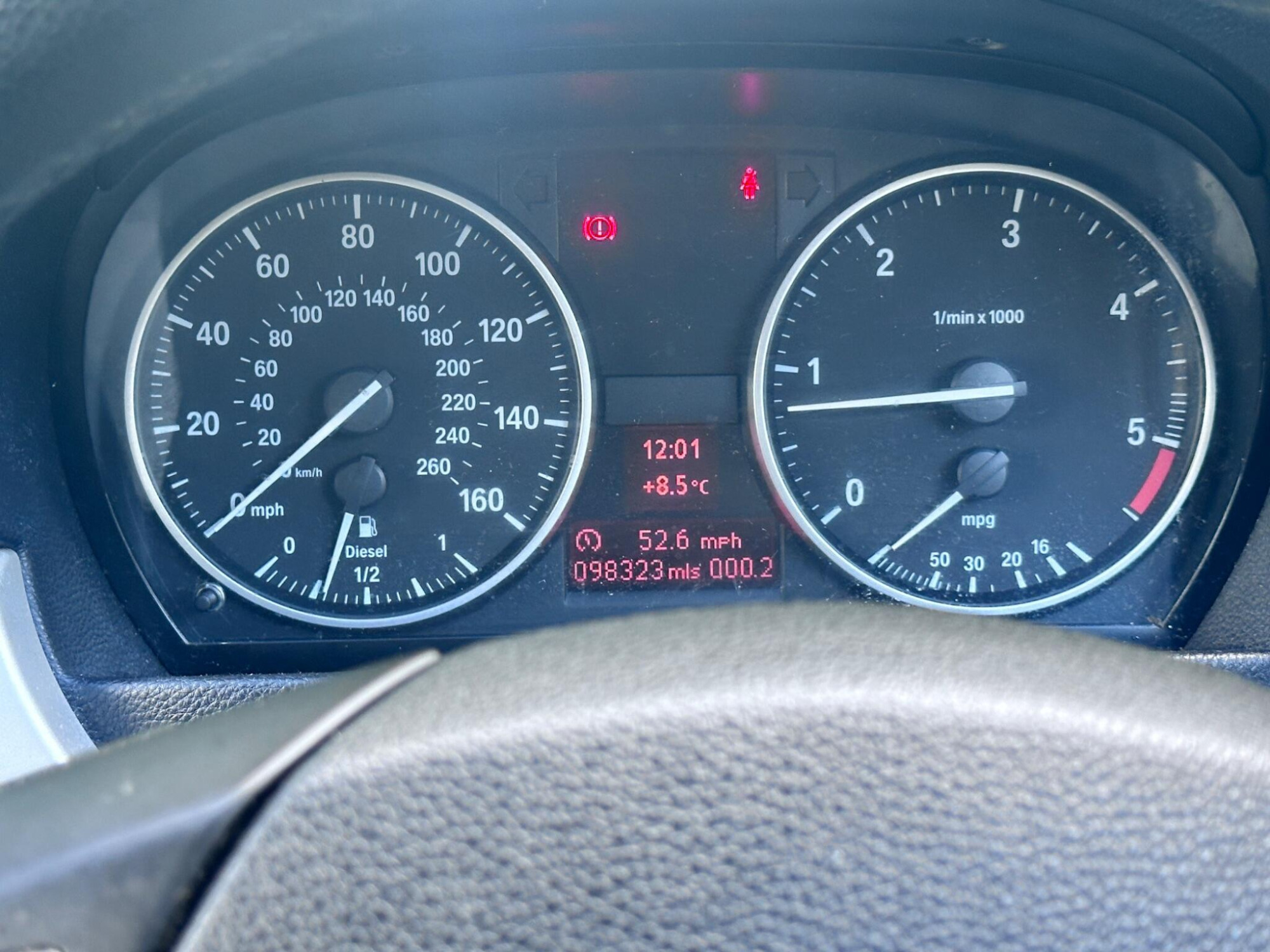 2011 BMW 3 Series image 39
