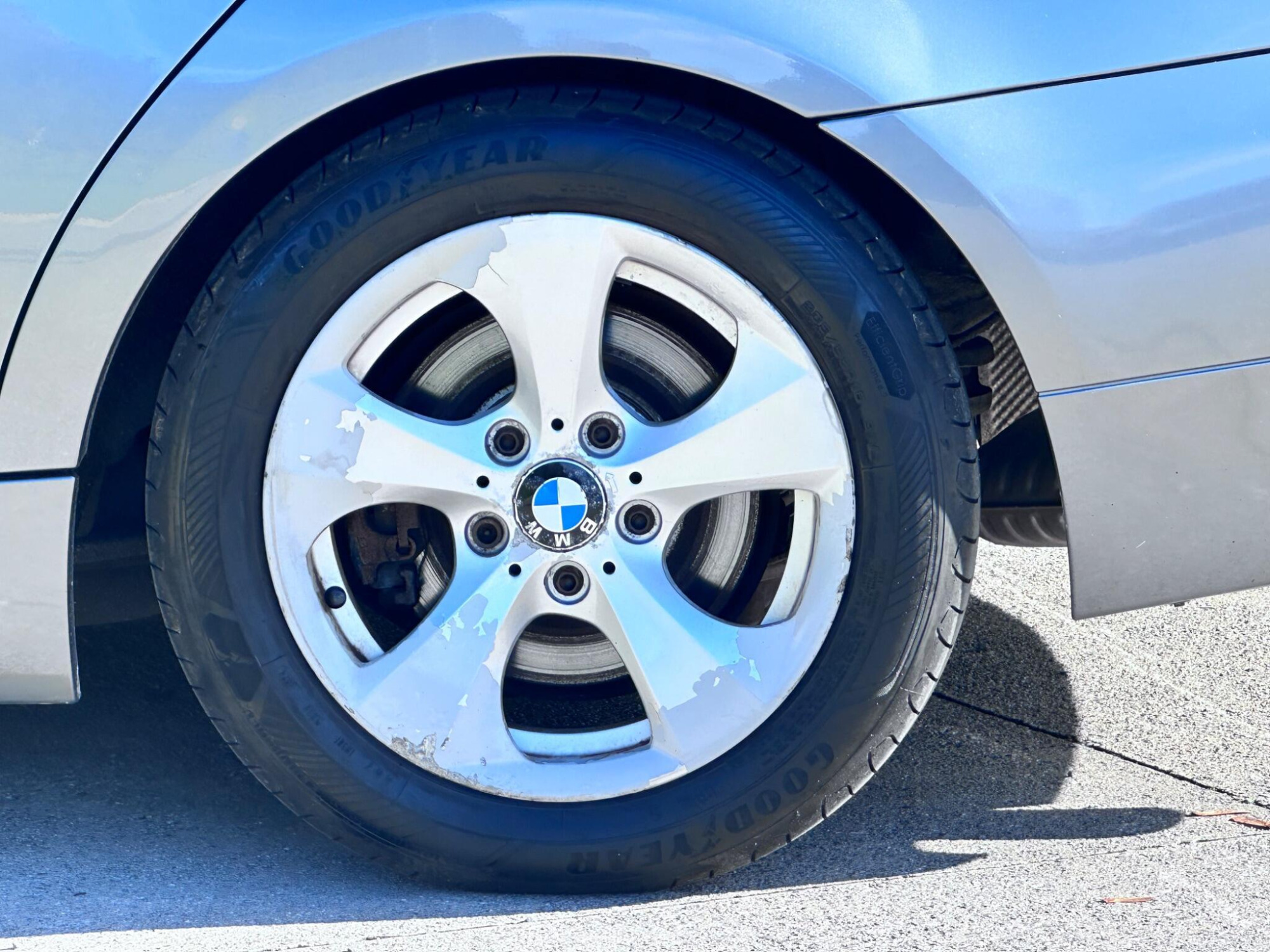 2011 BMW 3 Series image 35
