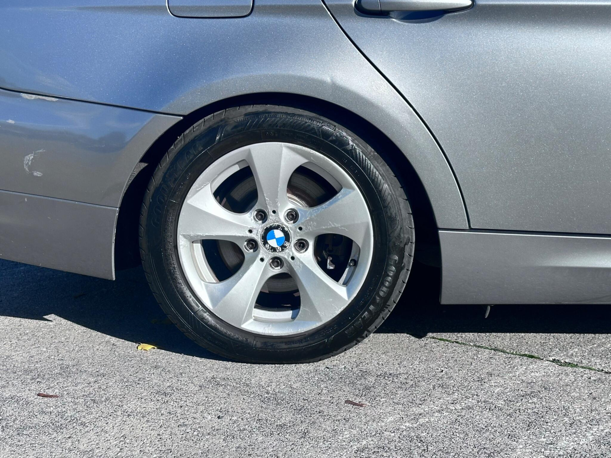 2011 BMW 3 Series image 37