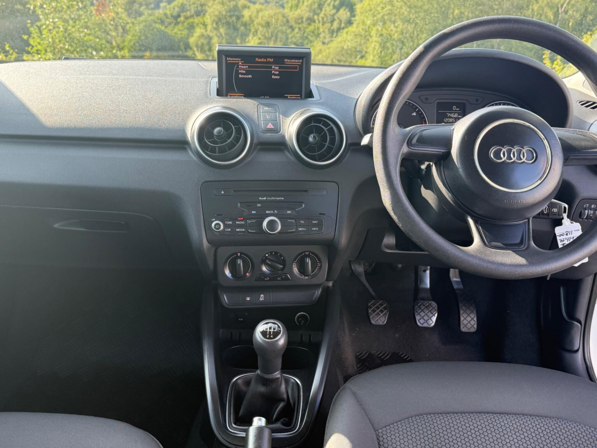2013 Audi A1 image 17