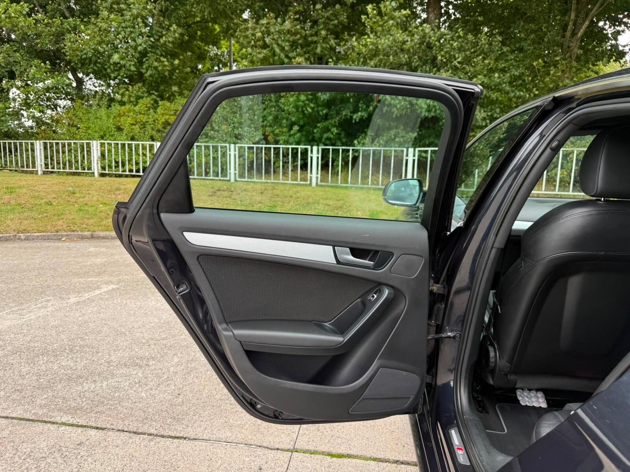 2014 Audi A4 image 36