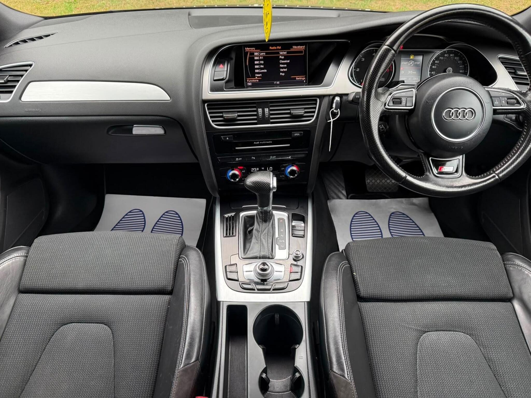2014 Audi A4 image 28