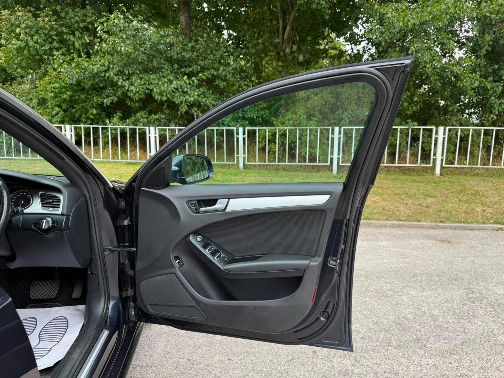 2014 Audi A4 image 35