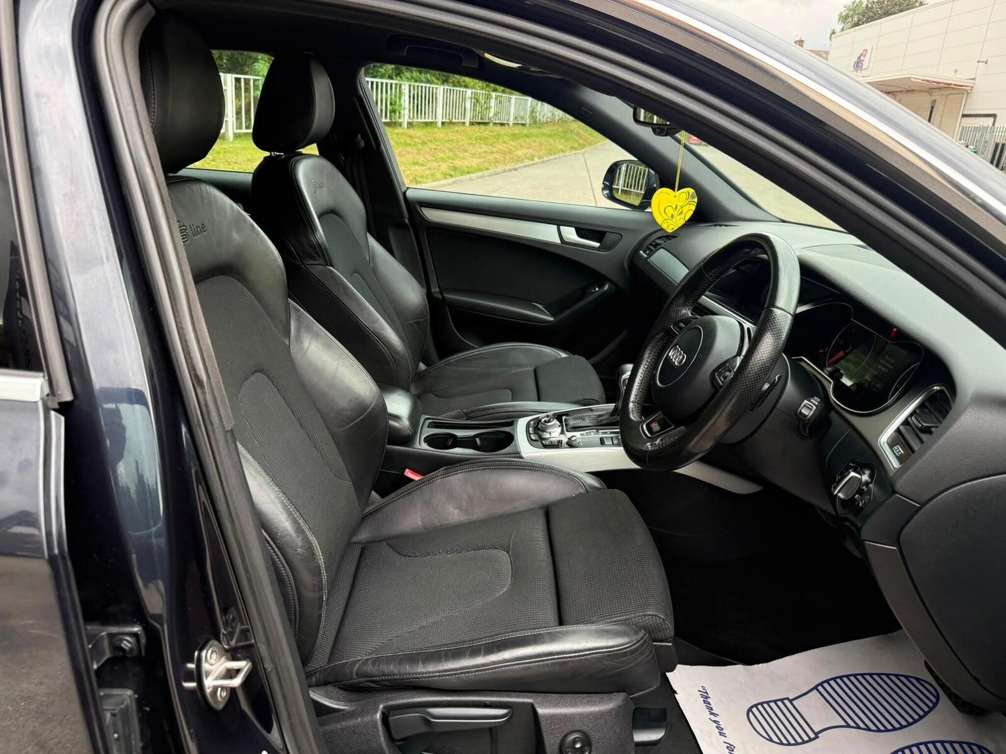 2014 Audi A4 image 38