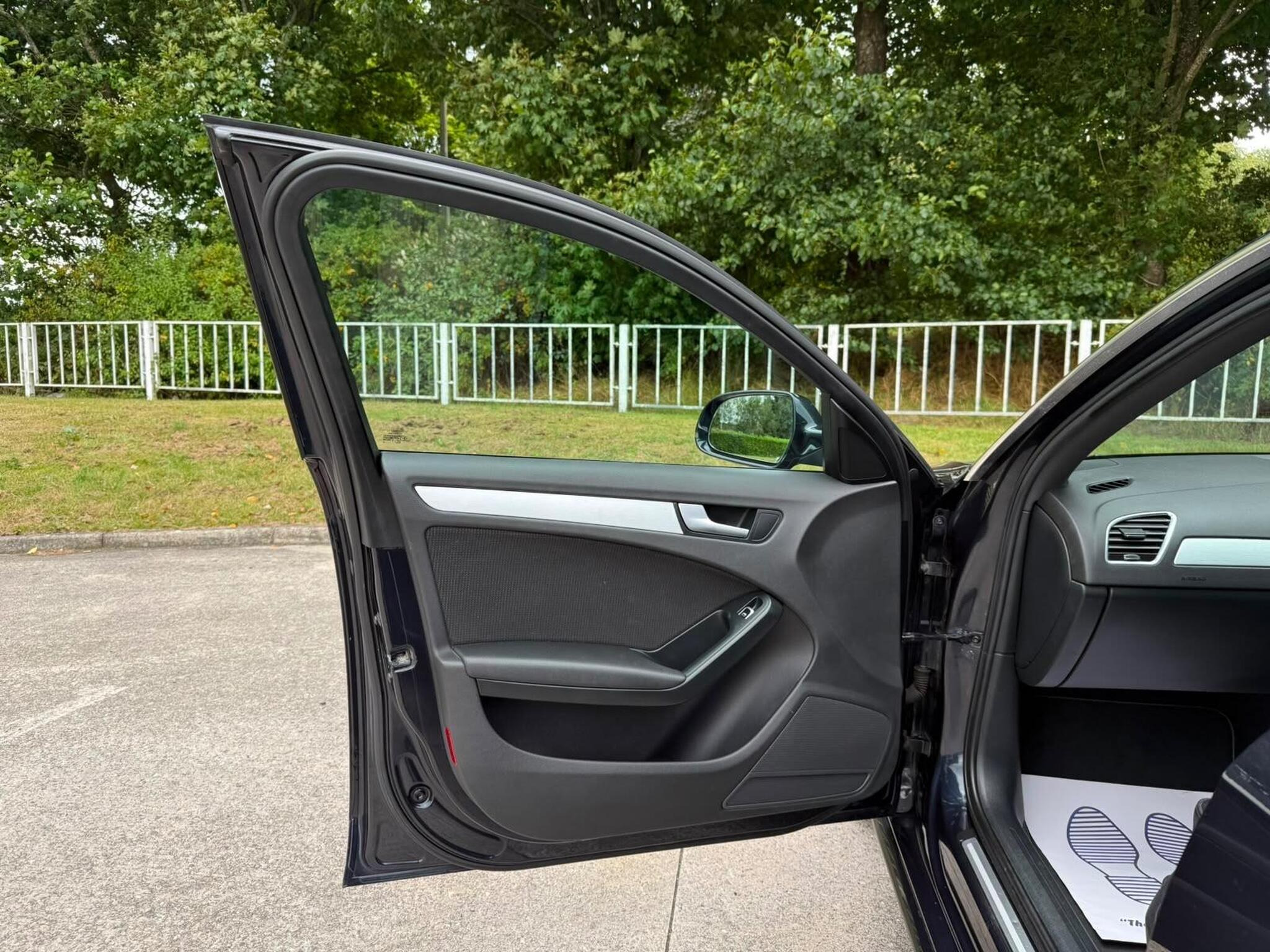 2014 Audi A4 image 33