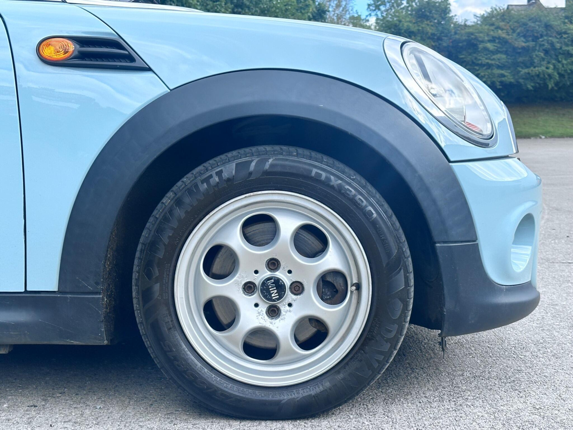 2011 MINI Hatch image 42