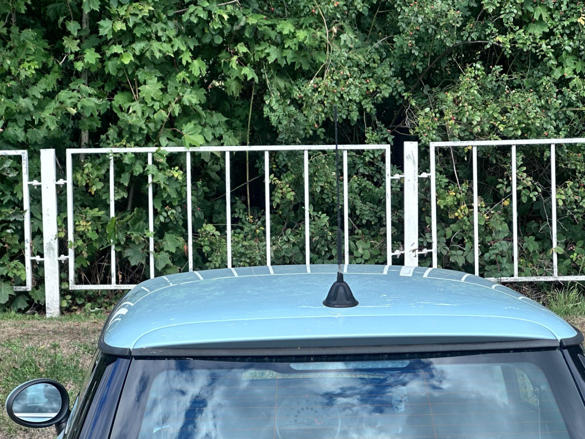 2011 MINI Hatch image 51