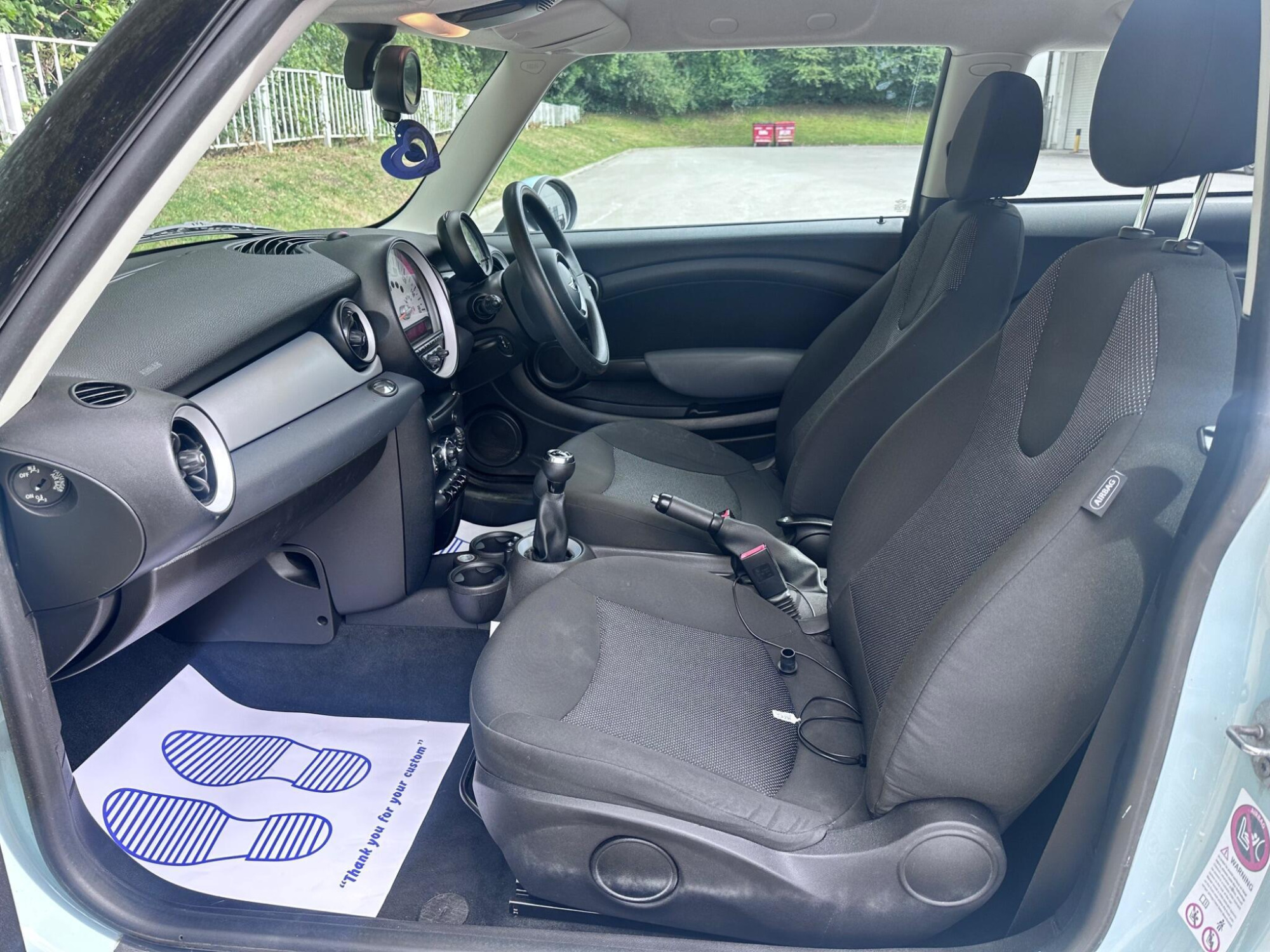 2011 MINI Hatch image 52