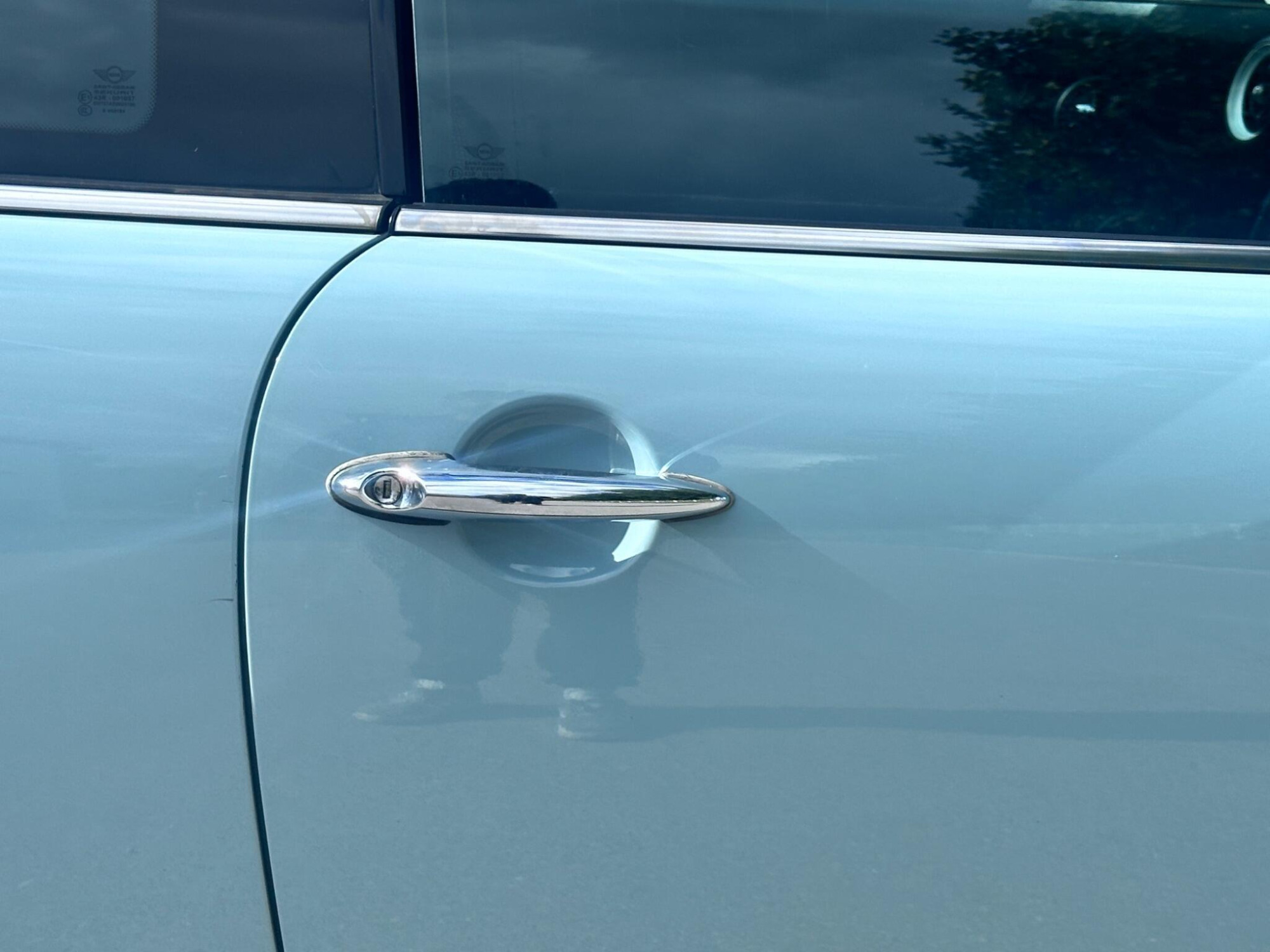 2011 MINI Hatch image 54