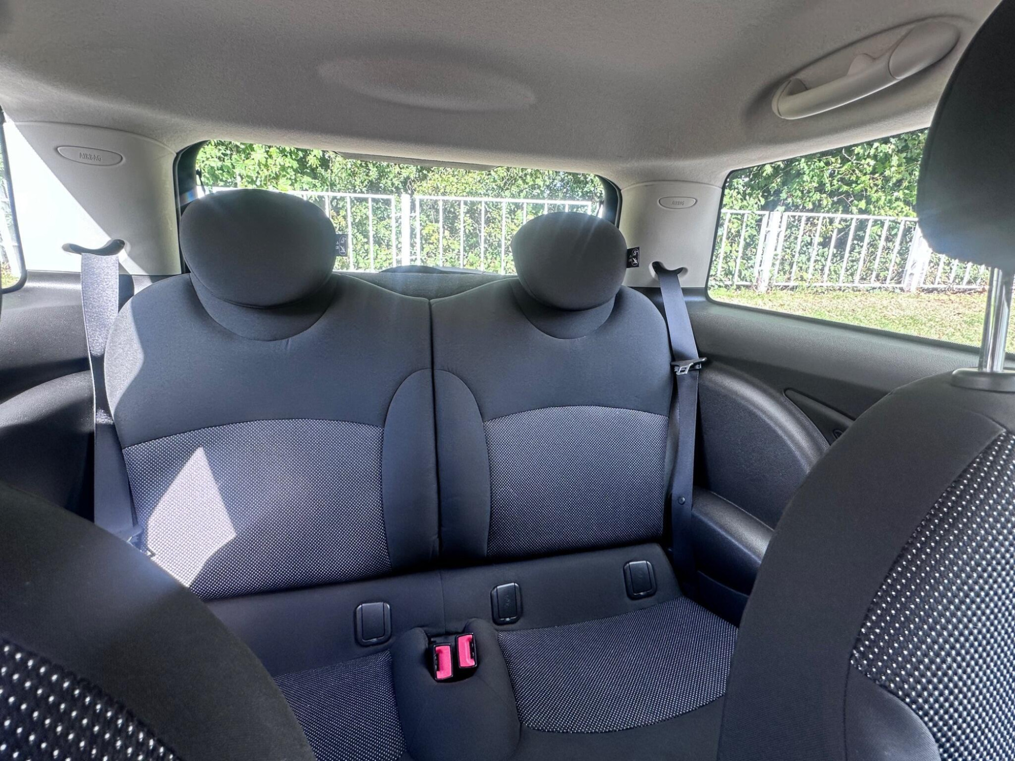 2011 MINI Hatch image 36