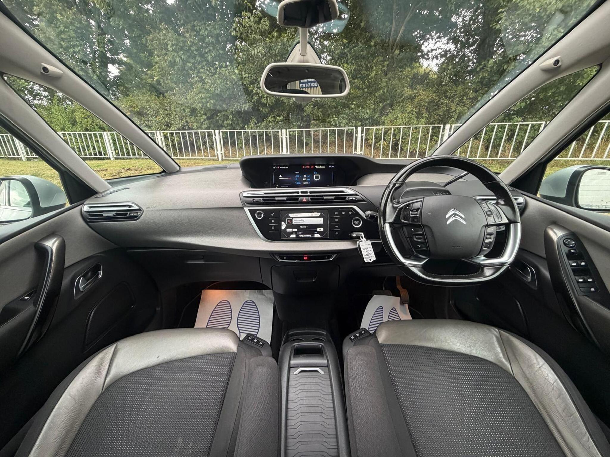 2015 Citroen C4 Picasso image 35