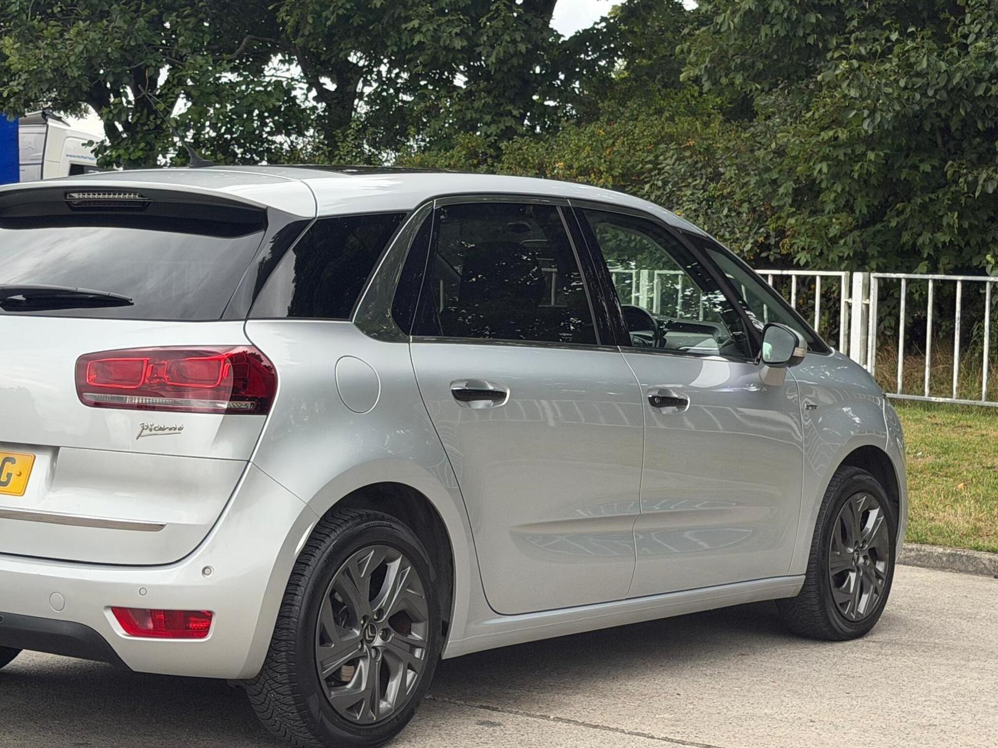 2015 Citroen C4 Picasso image 16