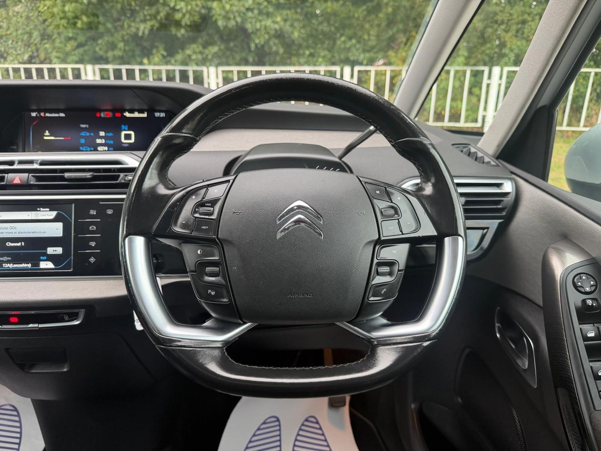 2015 Citroen C4 Picasso image 47