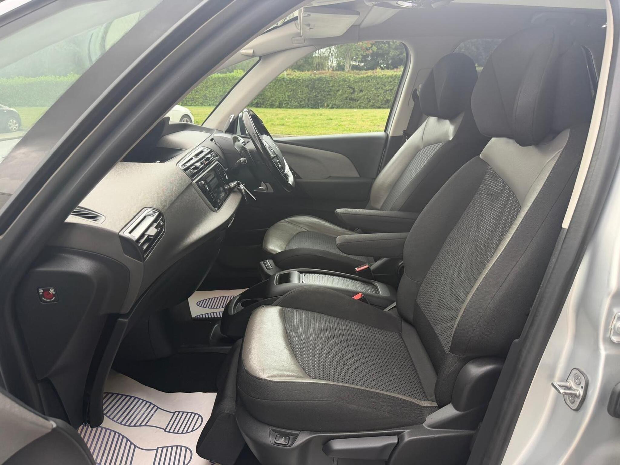 2015 Citroen C4 Picasso image 32