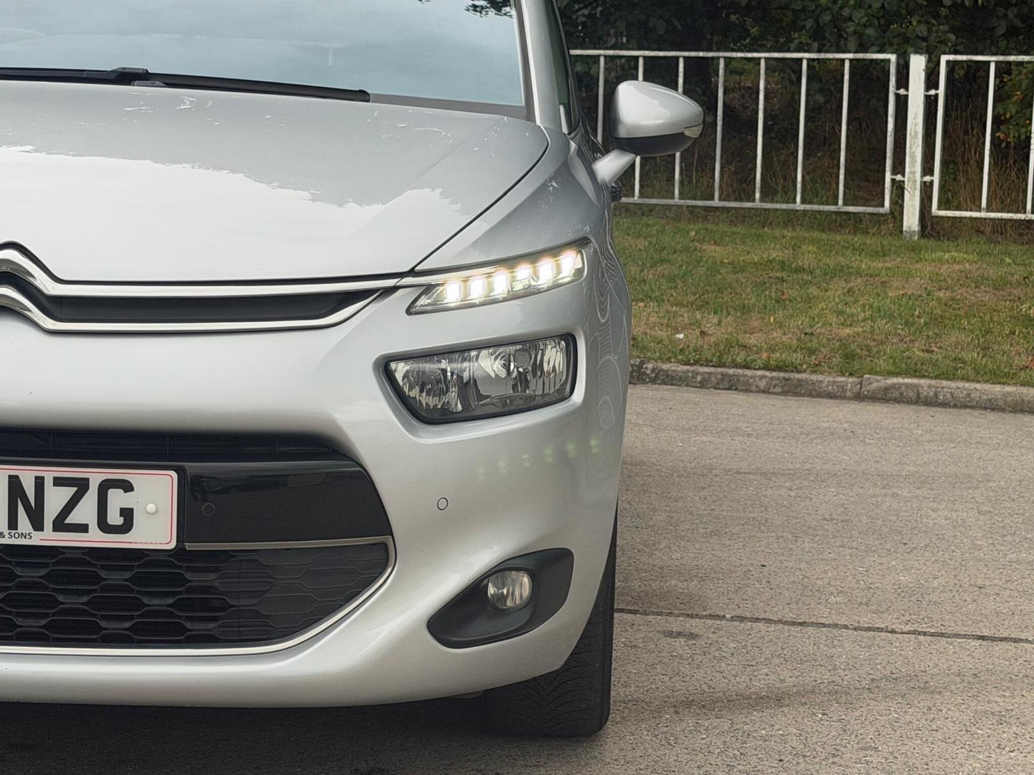 2015 Citroen C4 Picasso image 18