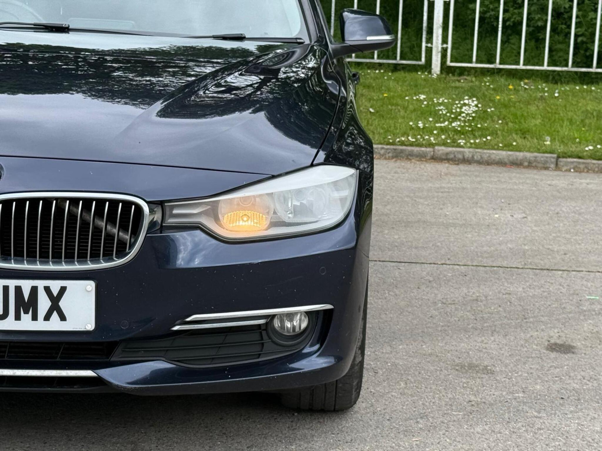 2014 BMW 3 Series image 9