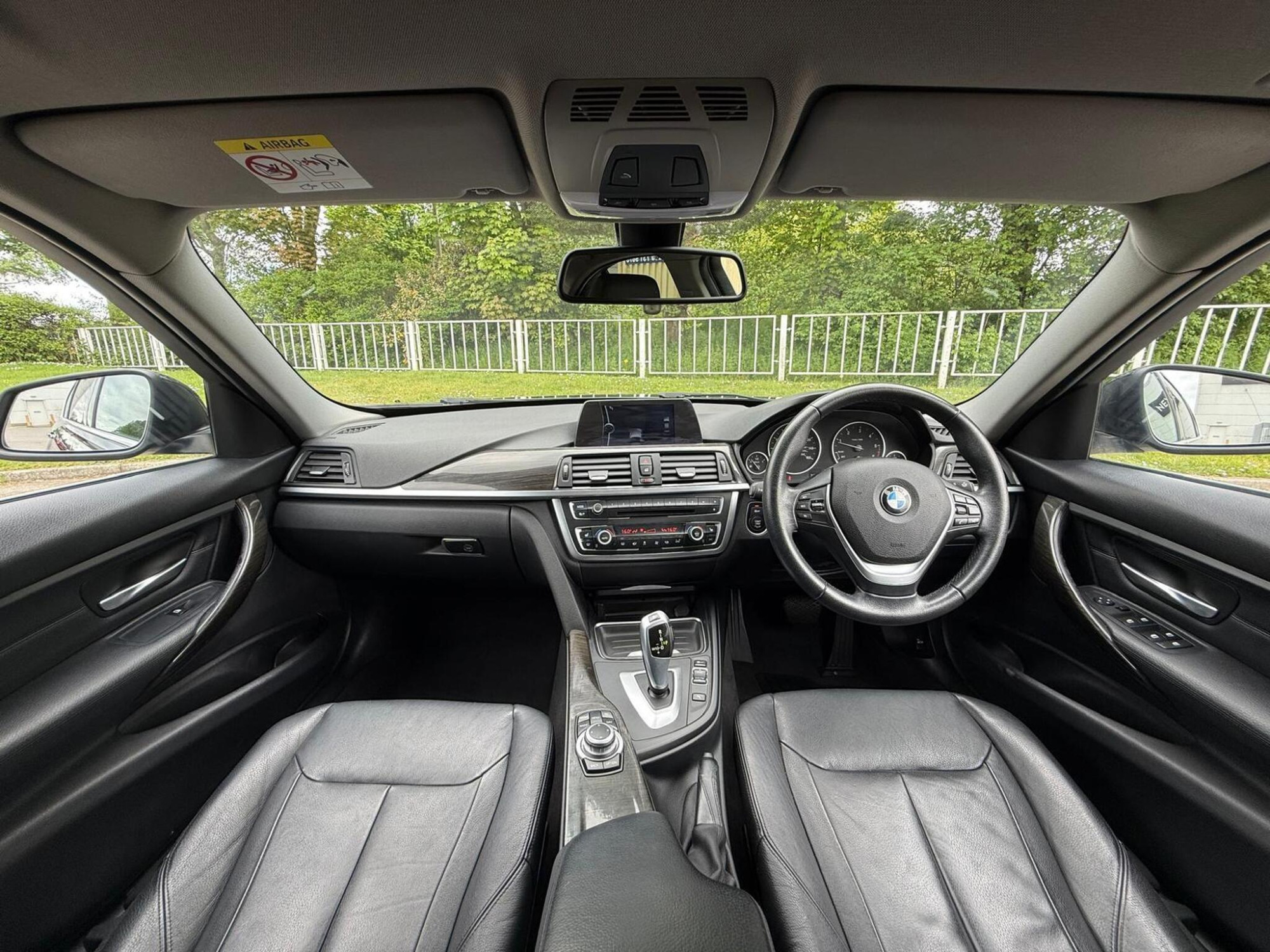 2014 BMW 3 Series image 23