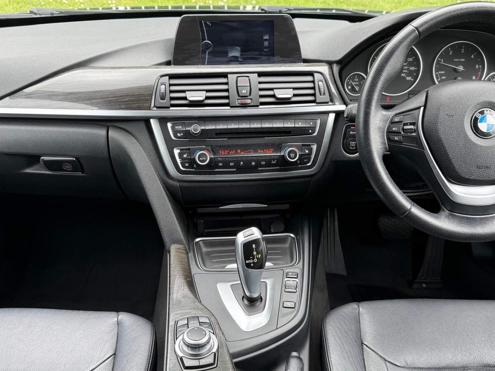 2014 BMW 3 Series image 27