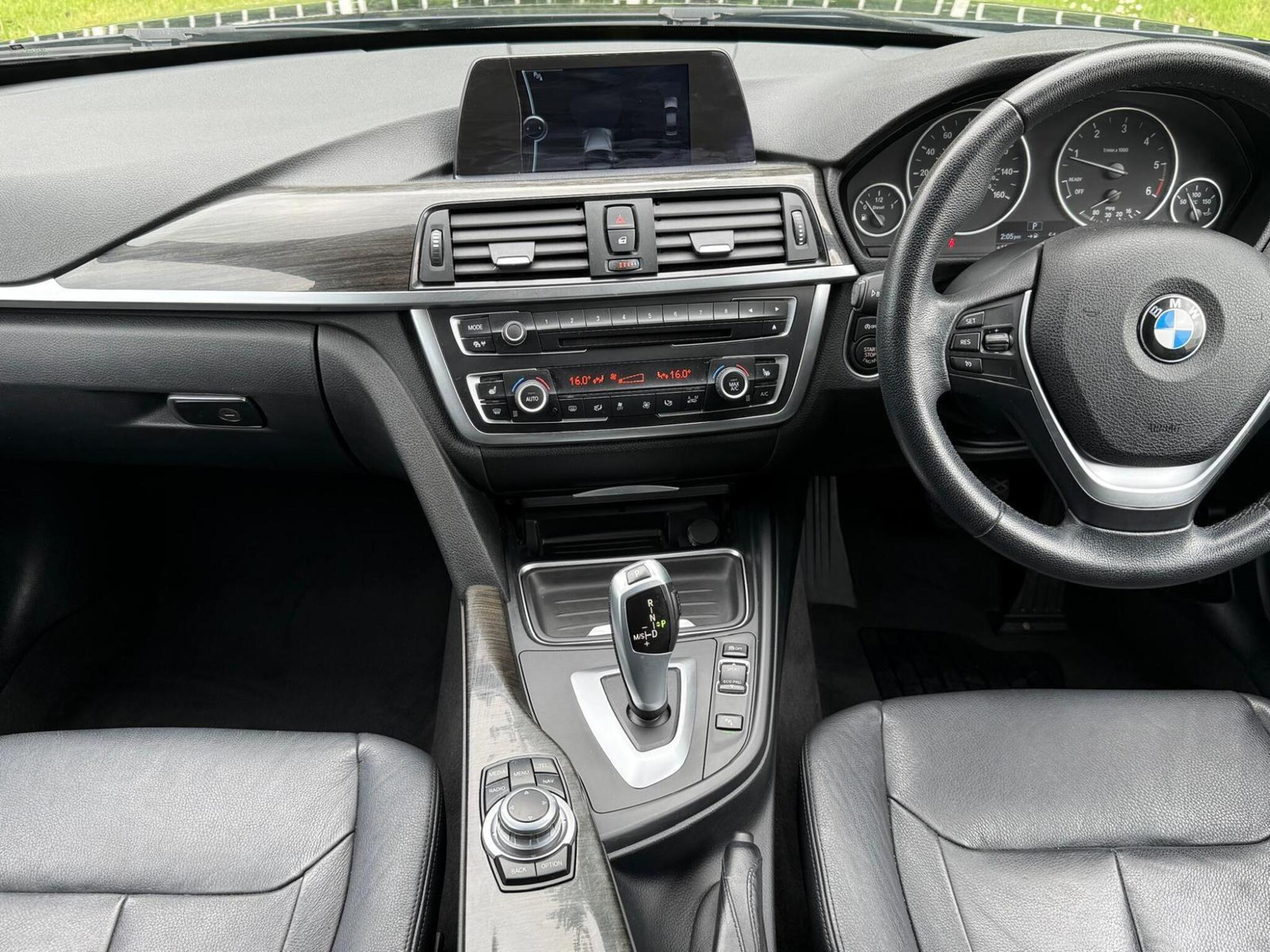 2014 BMW 3 Series image 28