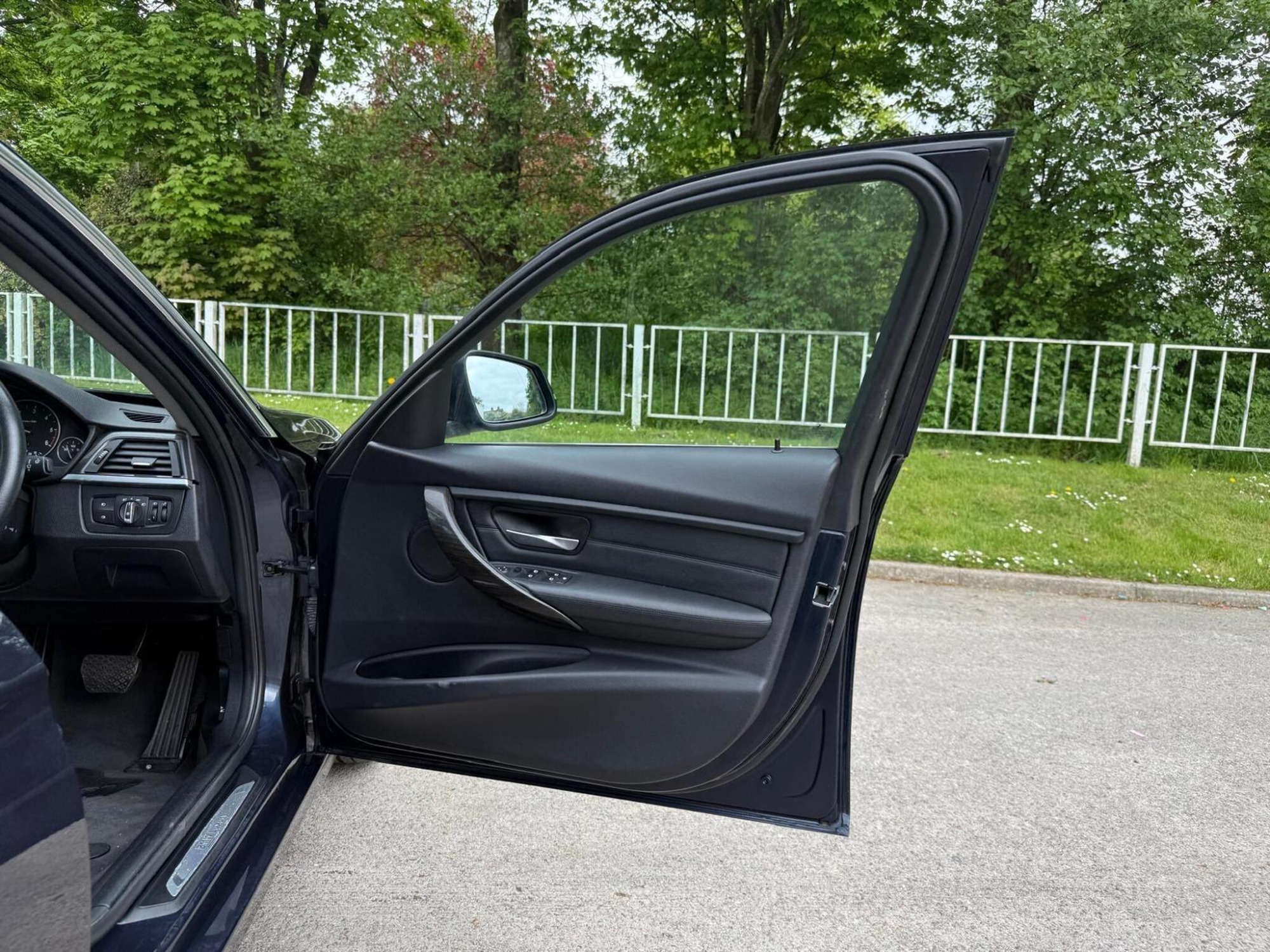 2014 BMW 3 Series image 34