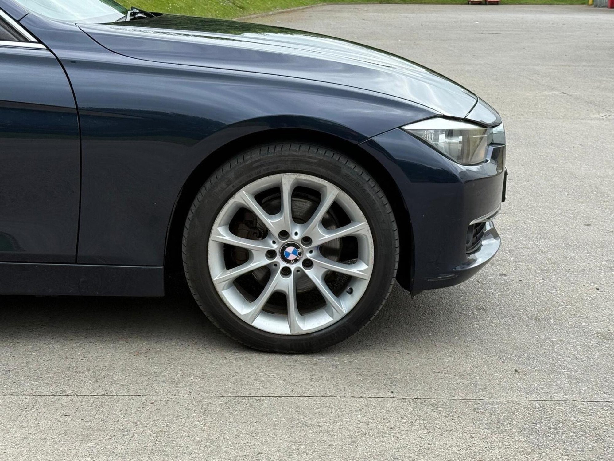 2014 BMW 3 Series image 38