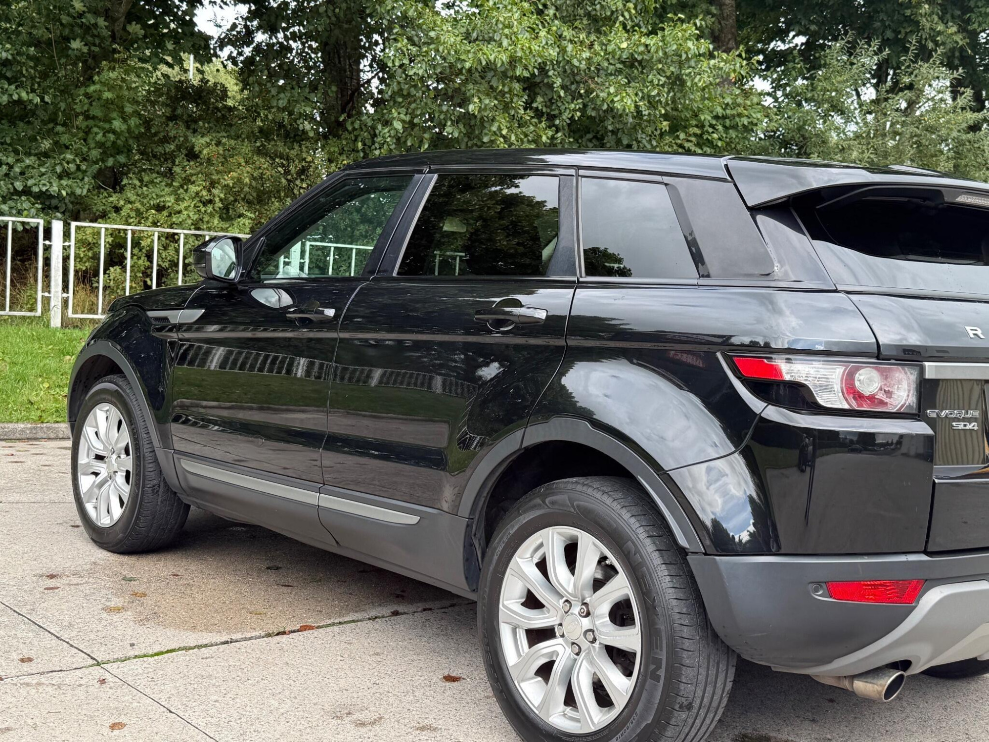2014 Land Rover Range Rover Evoque image 16