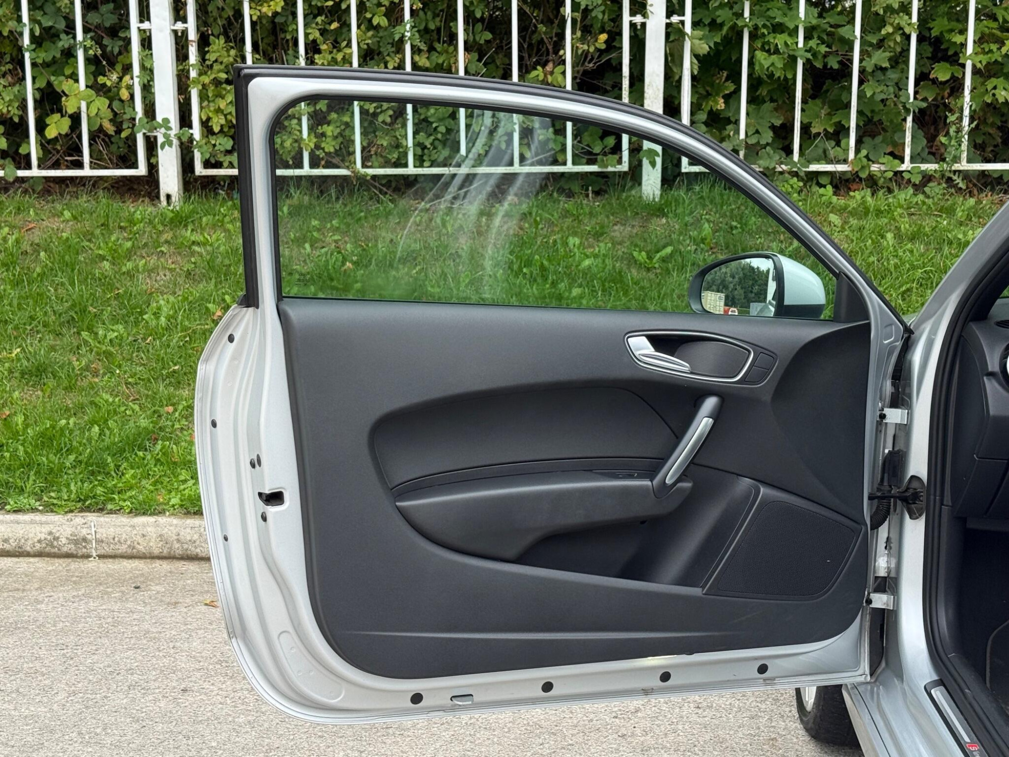 2011 Audi A1 image 38