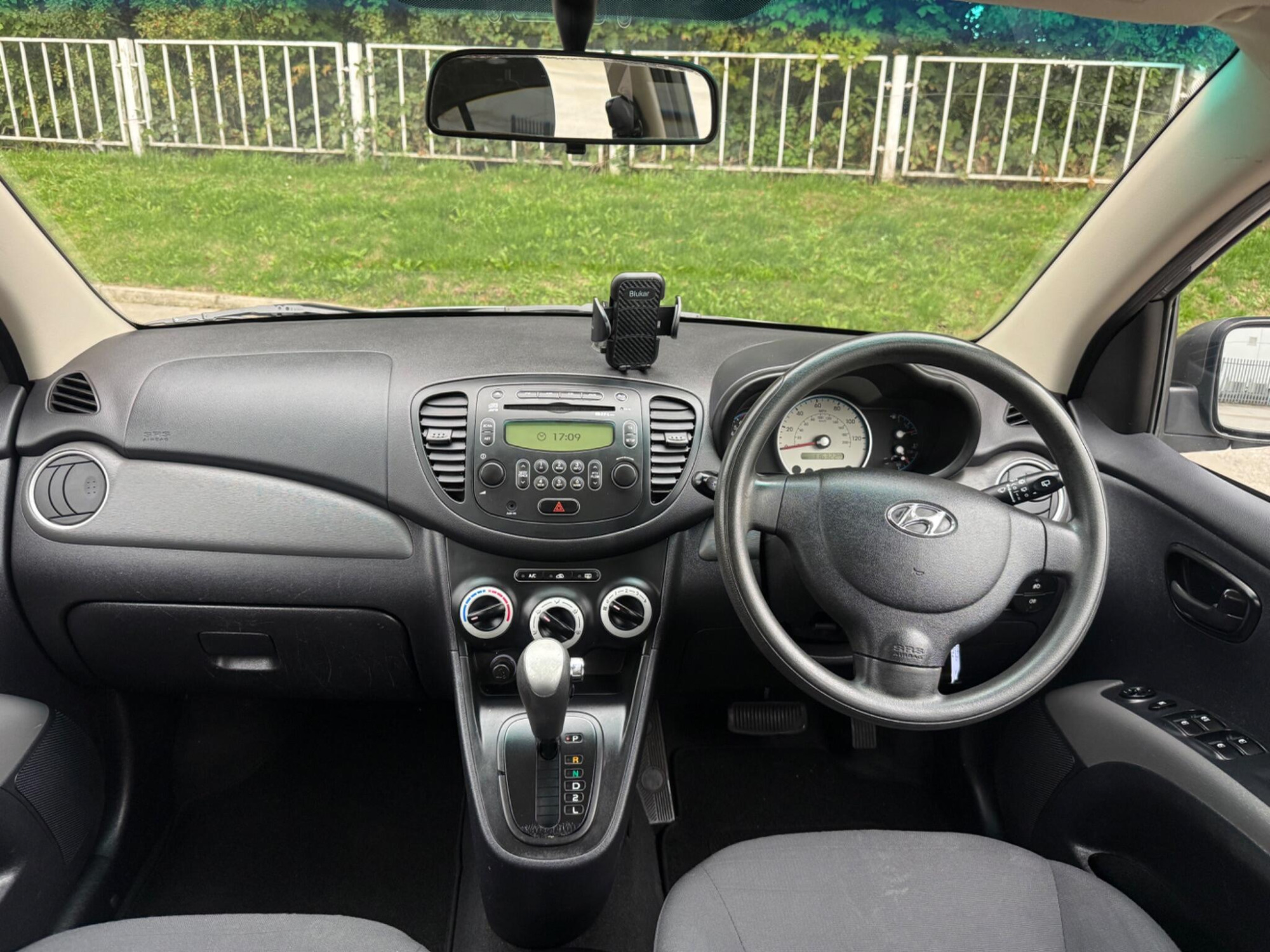 2010 Hyundai i10 image 16