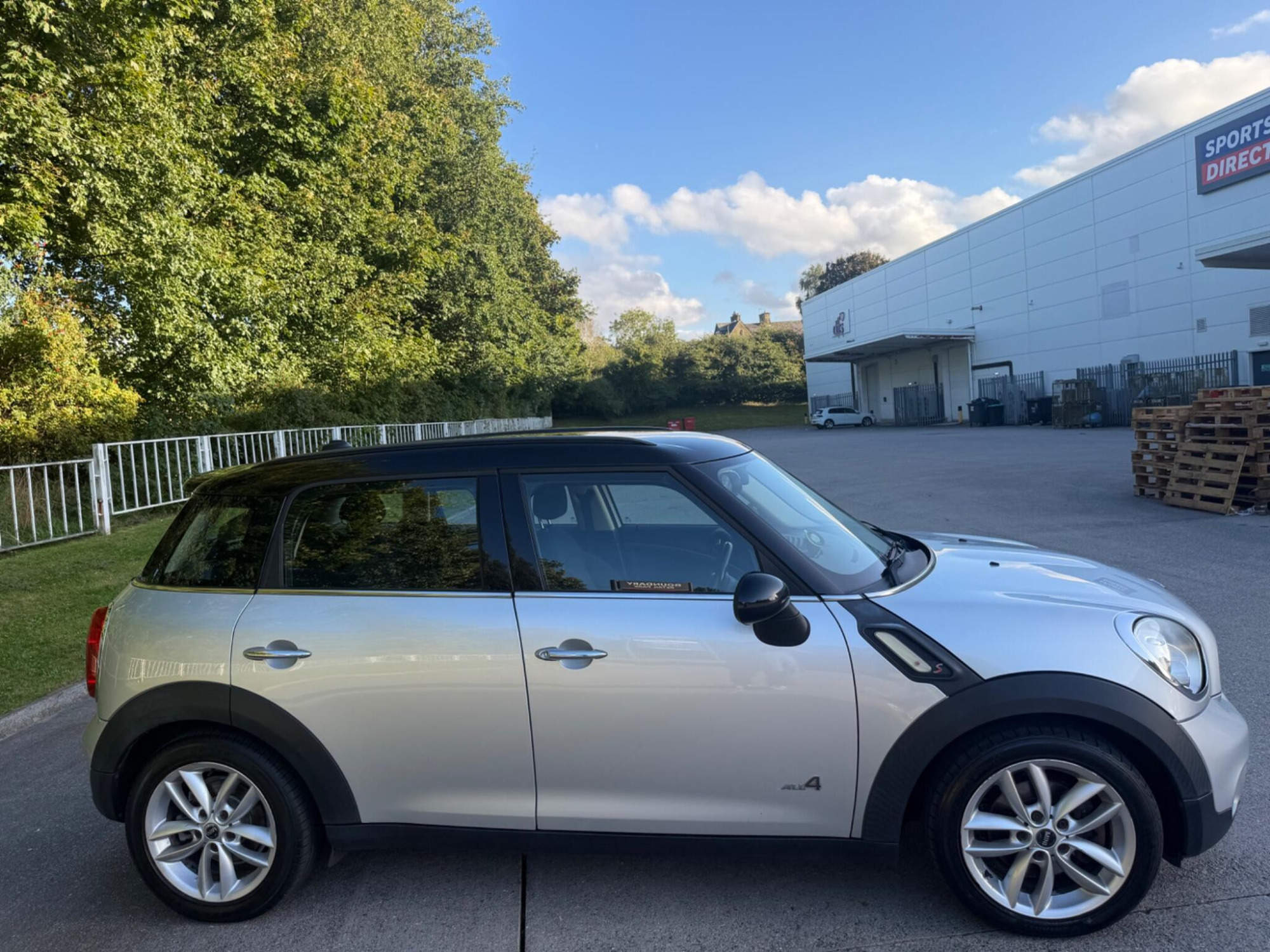 2013 MINI Countryman image 10
