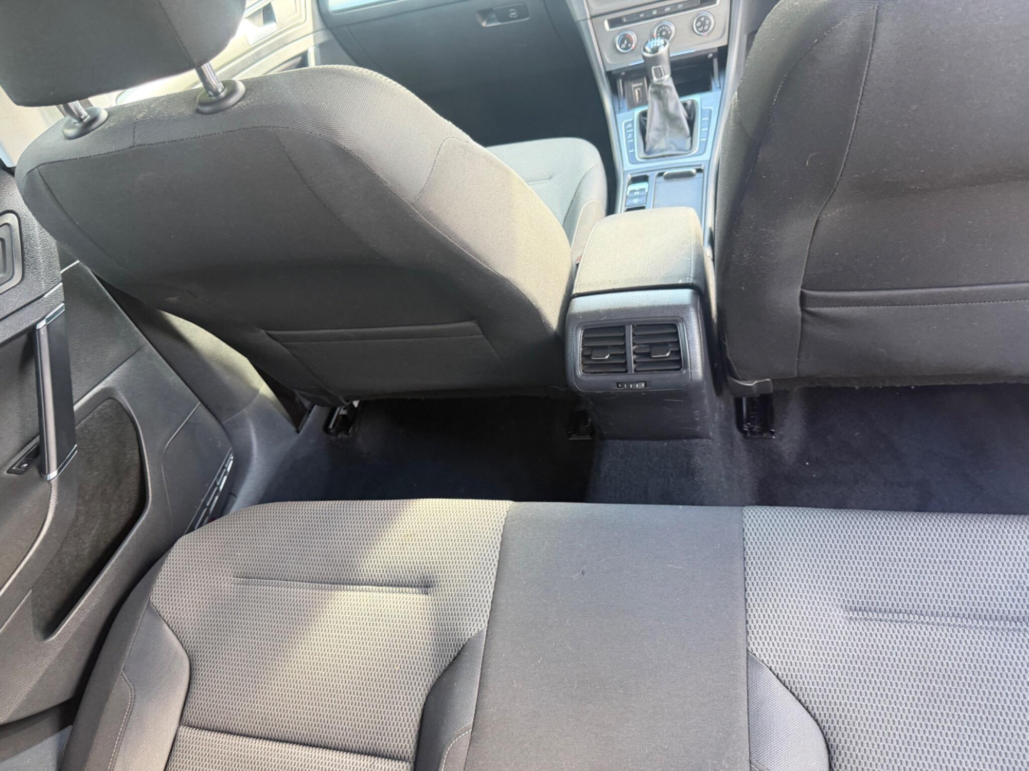 2013 Volkswagen Golf image 20