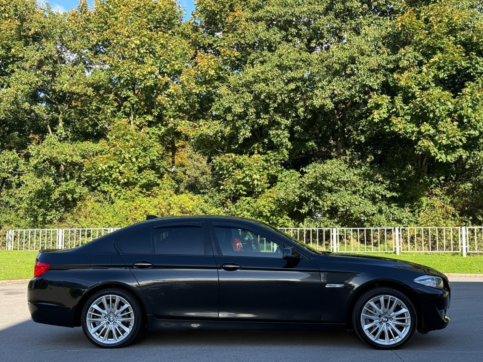 2010 BMW 5 Series image 5