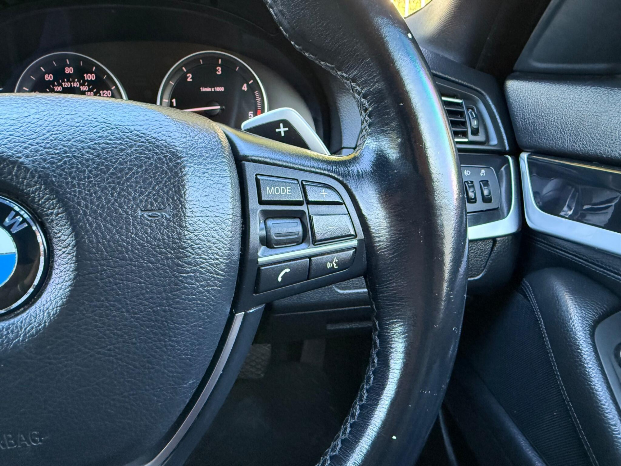 2010 BMW 5 Series image 53