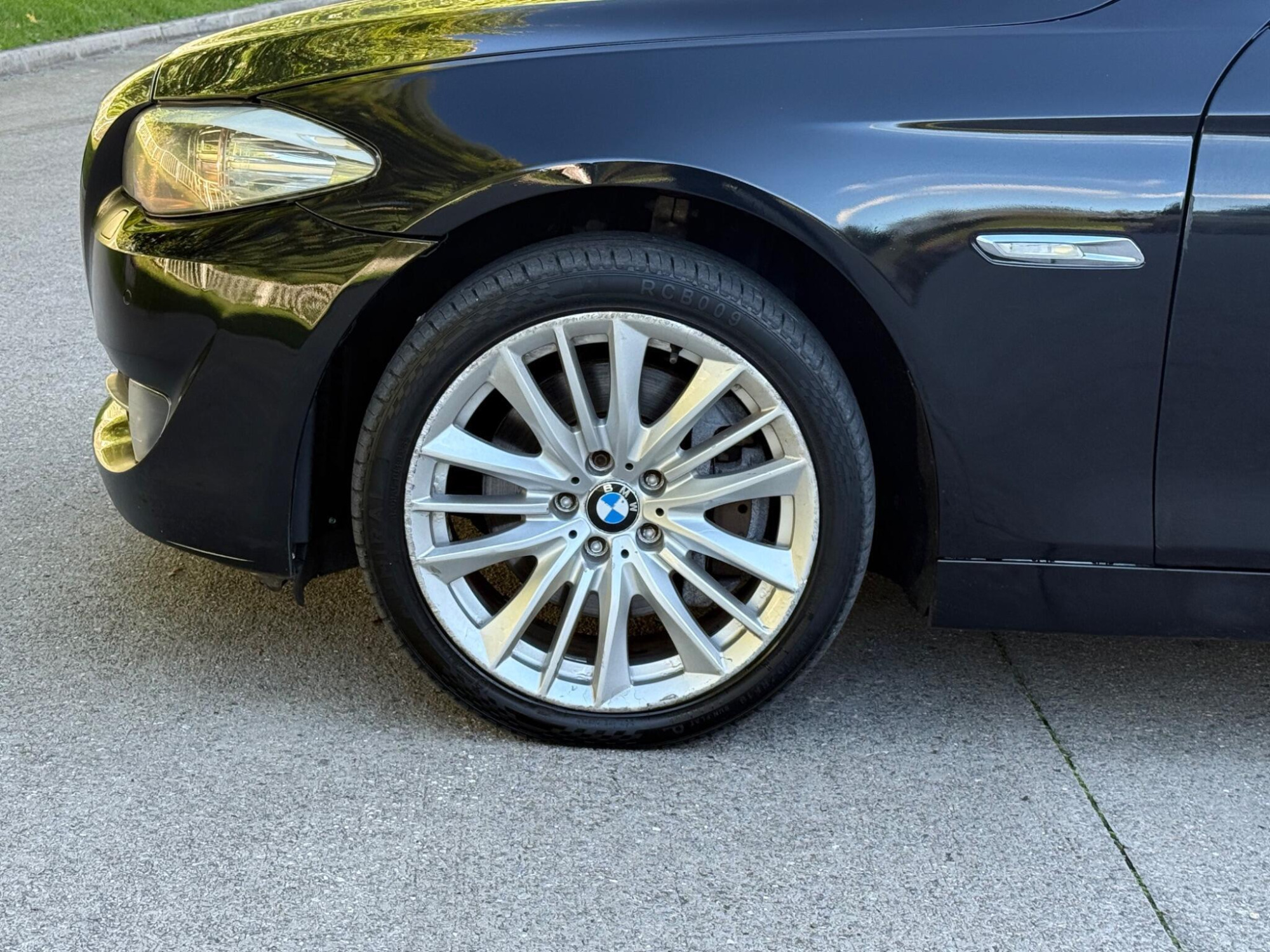 2010 BMW 5 Series image 24