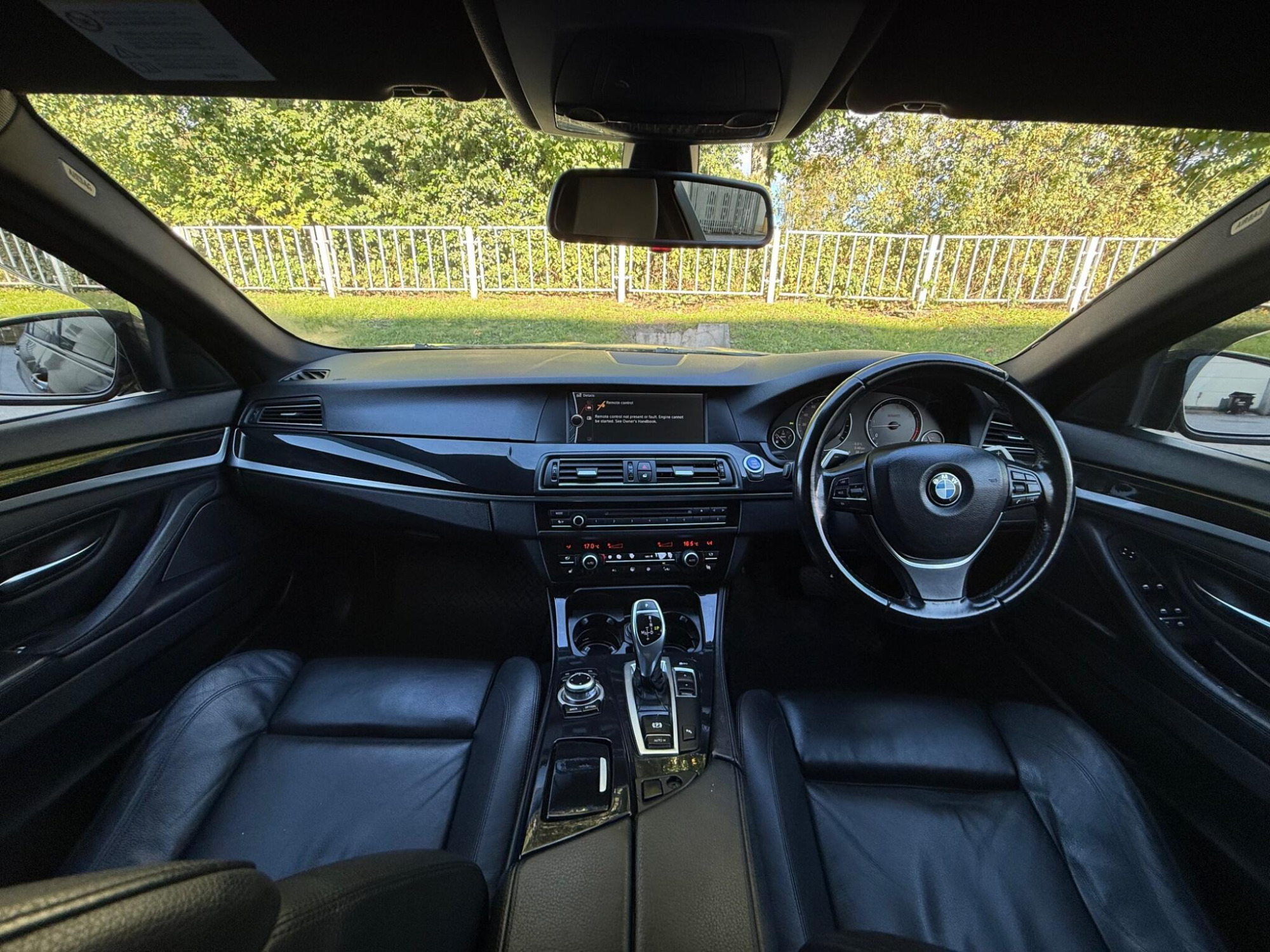 2010 BMW 5 Series image 38