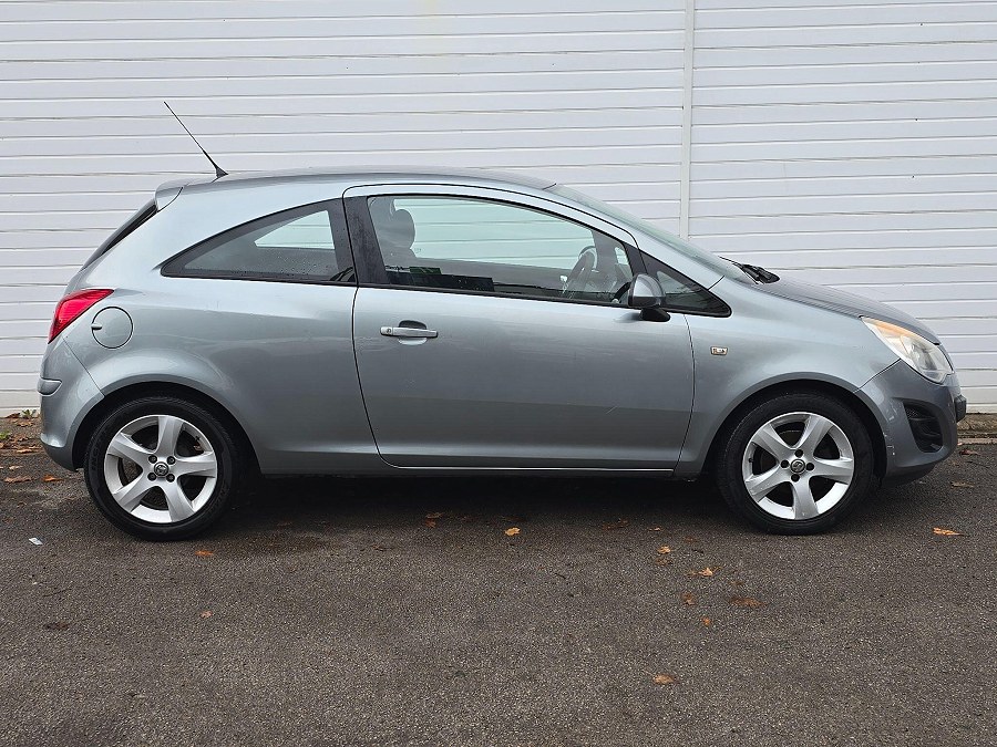 2013 Vauxhall Corsa photo 9