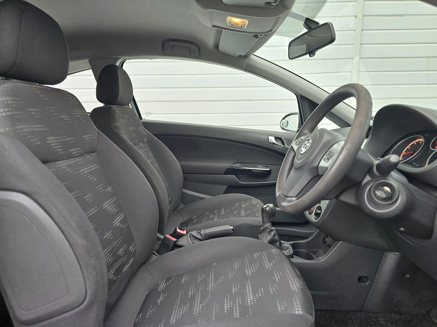 2013 Vauxhall Corsa photo 14