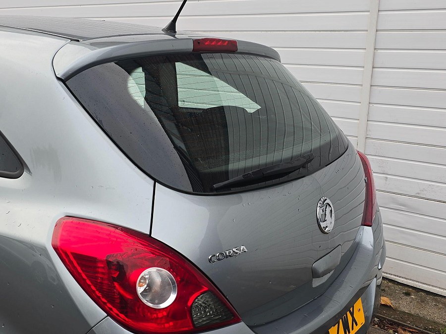 2013 Vauxhall Corsa photo 12