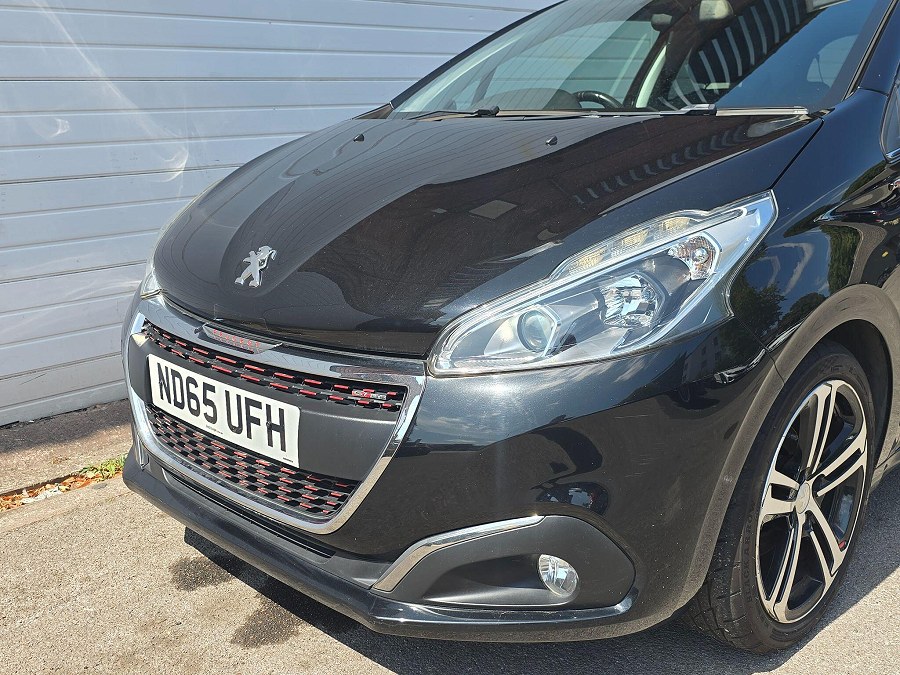 2016 Peugeot 208 photo 11