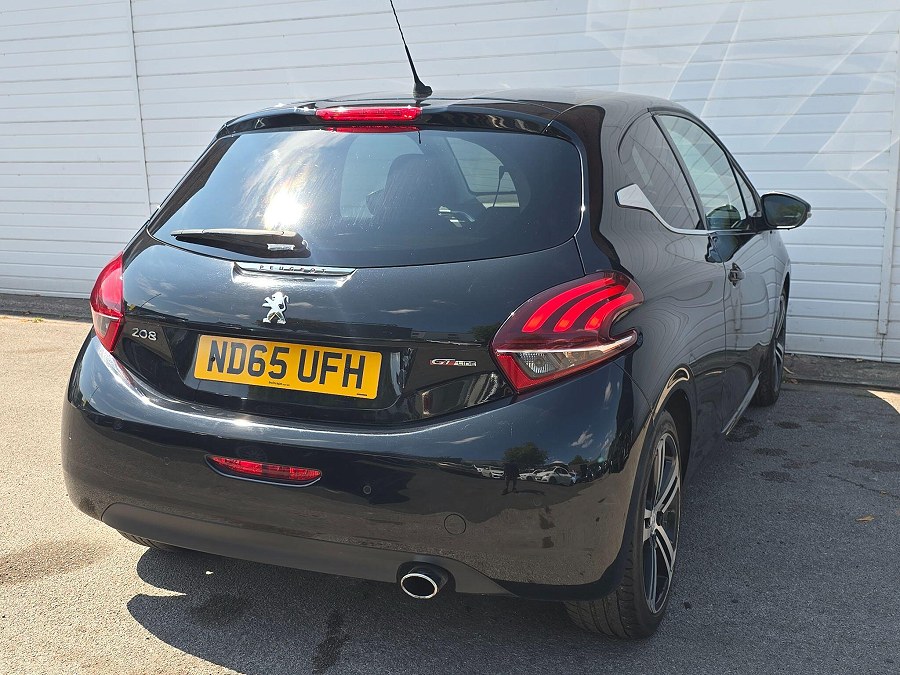 2016 Peugeot 208 photo 8