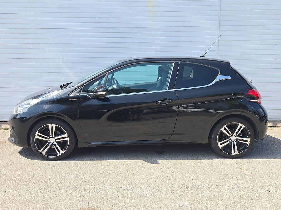 2016 Peugeot 208 photo 4