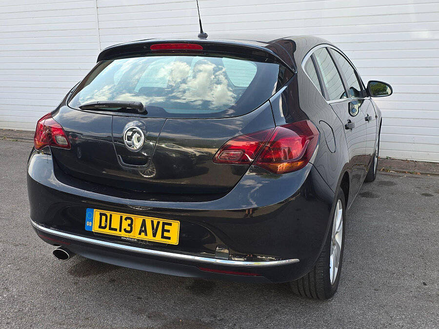 2013 Vauxhall Astra photo 8