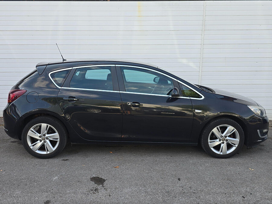 2013 Vauxhall Astra photo 9