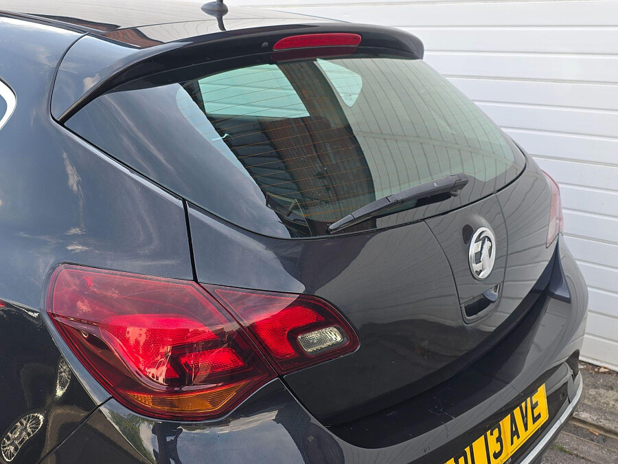 2013 Vauxhall Astra photo 12