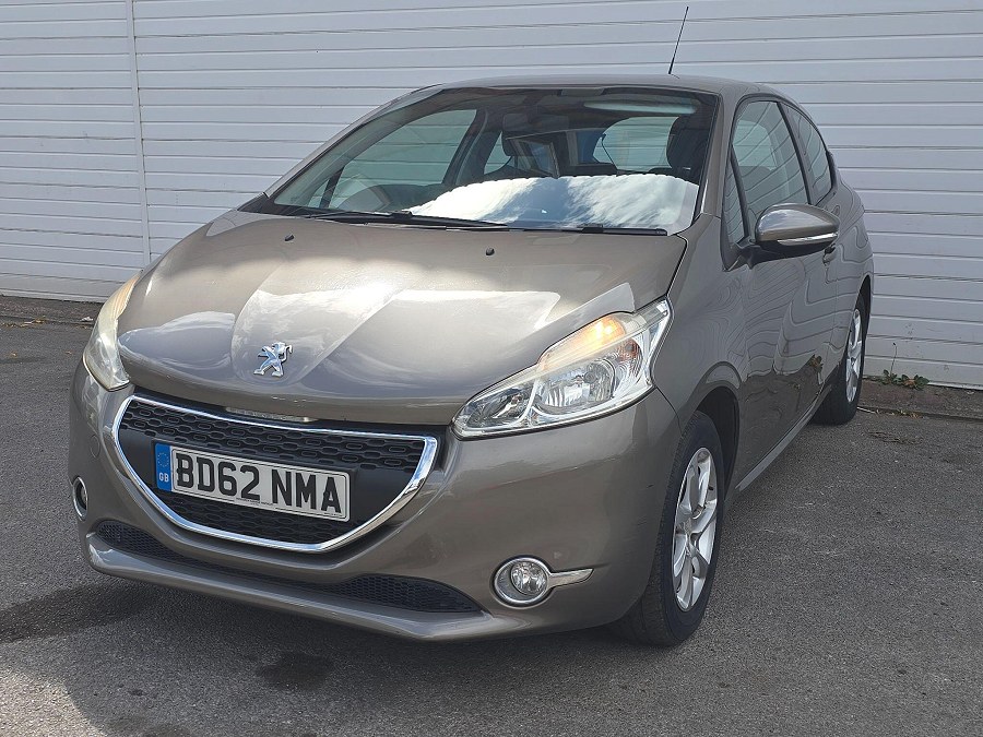 2012 Peugeot 208 photo 4