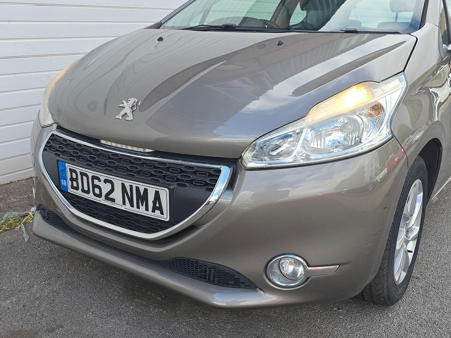 2012 Peugeot 208 photo 12
