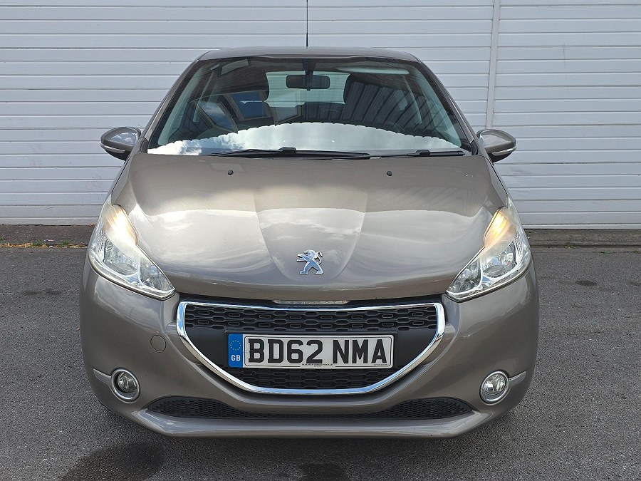 2012 Peugeot 208 photo 3