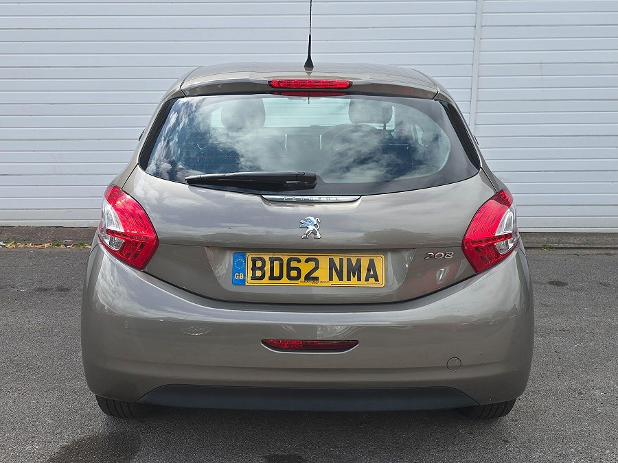 2012 Peugeot 208 photo 7