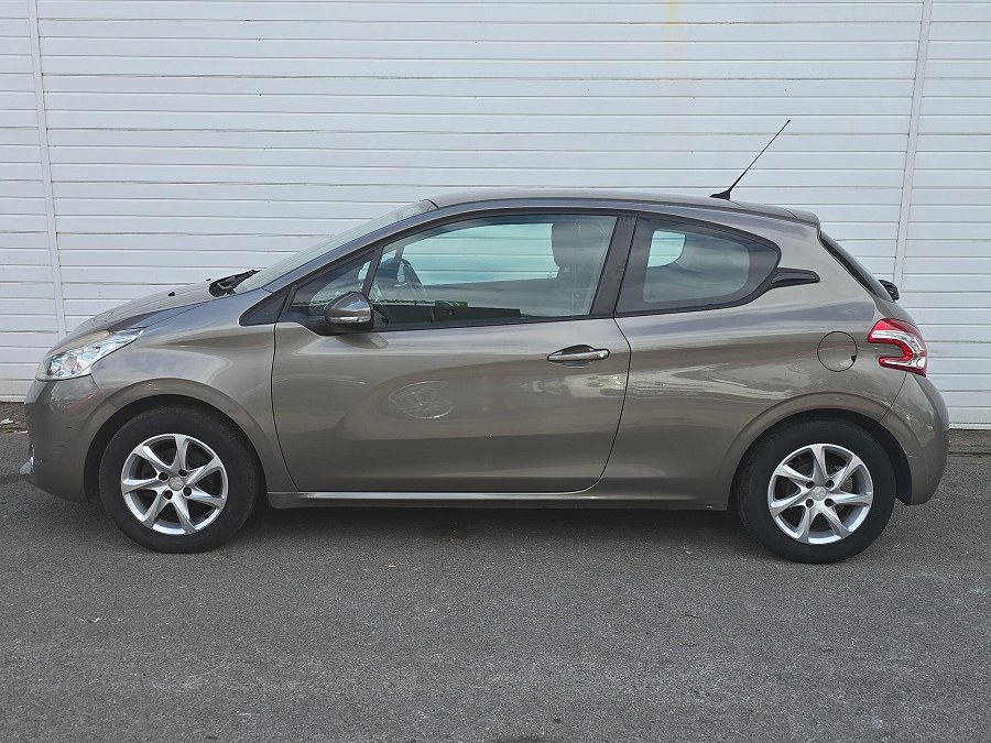 2012 Peugeot 208 photo 5