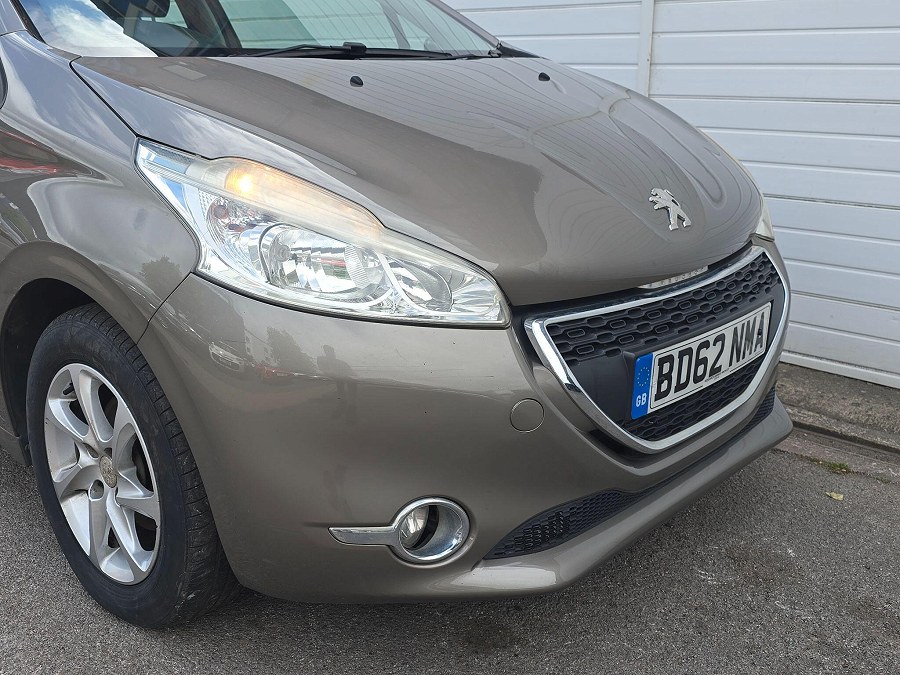2012 Peugeot 208 photo 11